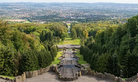 Kassel’de Bina Temizliği